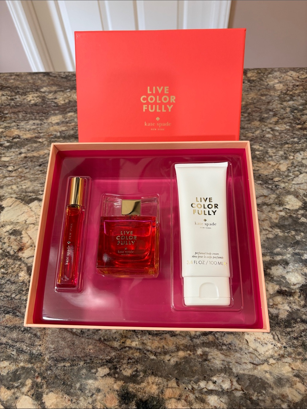 NWT Women’s Kate Spade Live Color Fully Gift Set